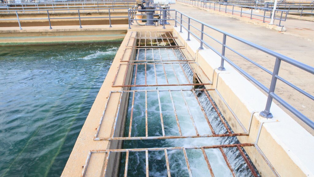 Ahorro agua industrial Estrategias para empresas