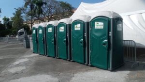 Cuántos baños debe tener un salón de eventos en Panamá