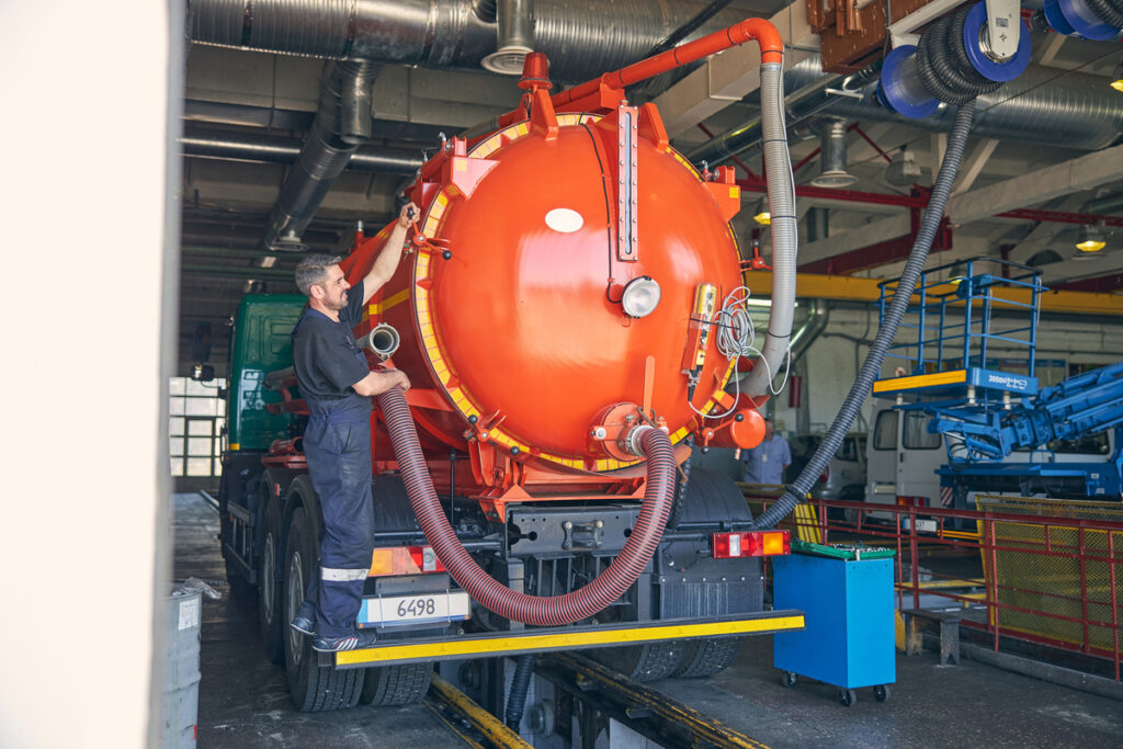 Equipamiento para succión y transporte de residuos