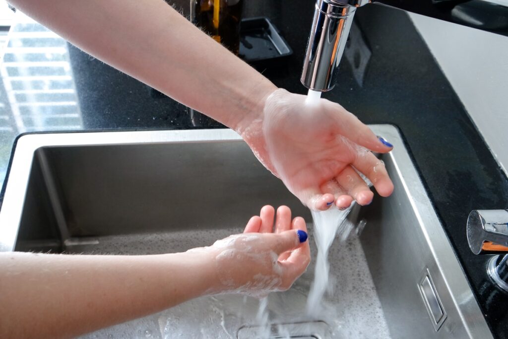 Lavamanos portátiles y gel antibacterial cuándo son indispensables